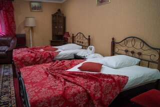 Гостевой дом Парк Отель Конакофф Конаково Улучшенный двухместный номер с 2 отдельными кроватями-1
